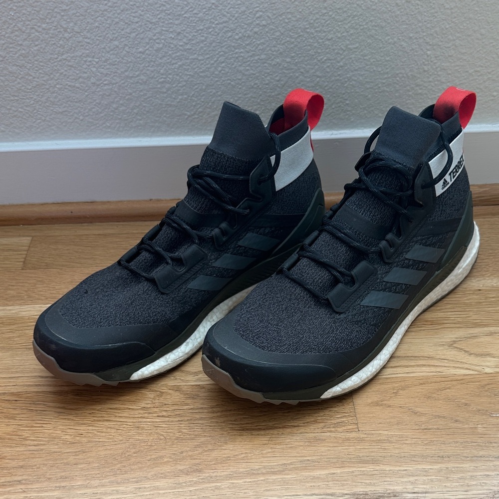 Adidas Men's Black and Red Athletic Sneakers